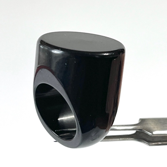 Vintage Size 6 3/4 Lucite Ring Chunky Flat Top Dome Black Mid Century Modern - Picture 7 of 16